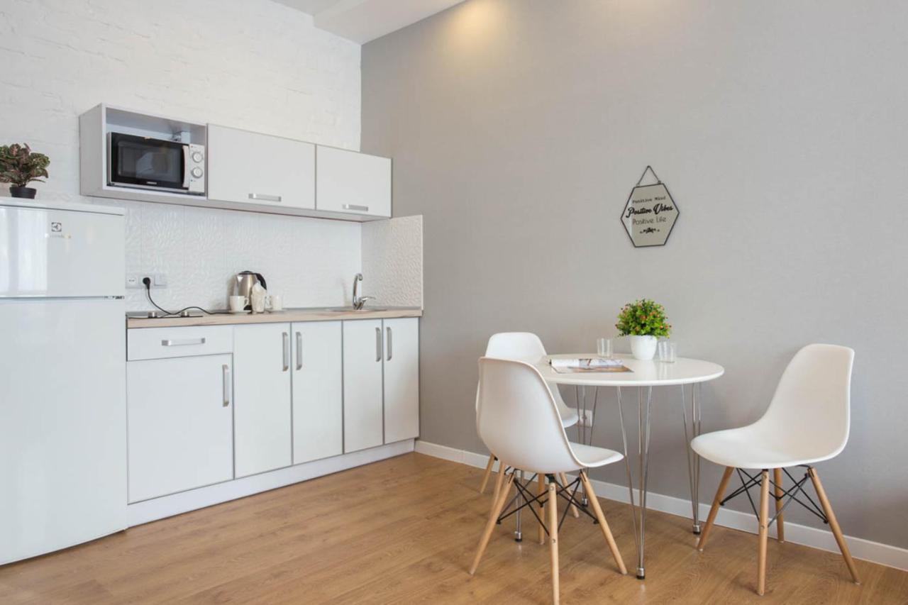 Lux Studio Near Metro Yaroslava Mudroho, Universytet - Chernyshevska Str 95-4 Kharkiv Bagian luar foto